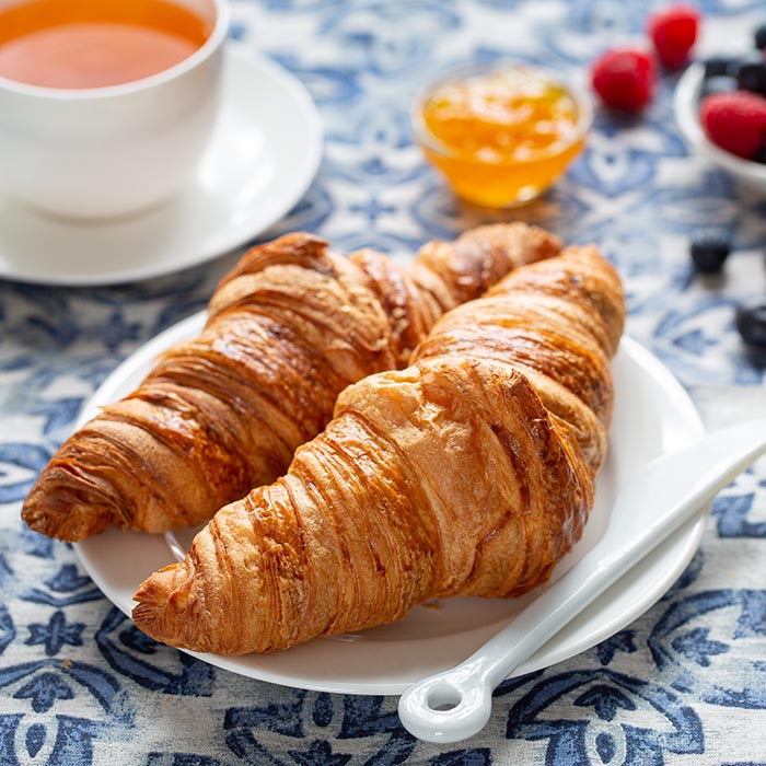 Simple Food Photography Setup: Croissants
